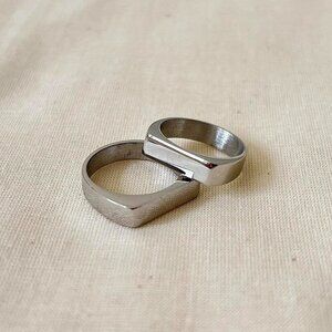 silver classy signet flat bar ring